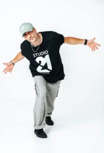 Studio 21 presenta Carlo Blues - Istruttore Hip Hop & Capoeira