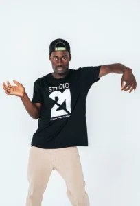 Studio 21 presenta King Sey - Istruttore Afrodance